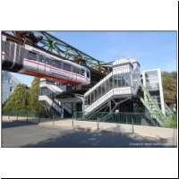 2015-08-30 Wuppertal Schwebebahn Voelklinger Strasse 02.jpg